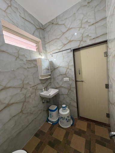 Bathroom 4, BOUGAIN VILLEA HOMESTAY, Chikmagalur