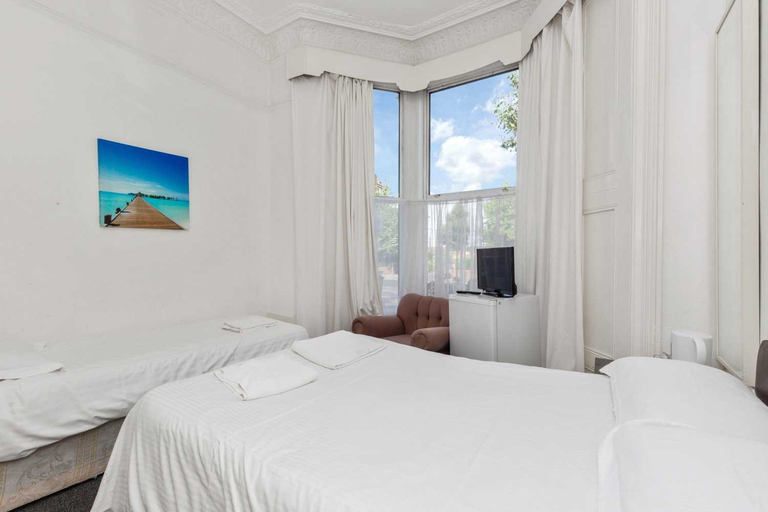 Bedroom 2, Amhurst Hotel, London