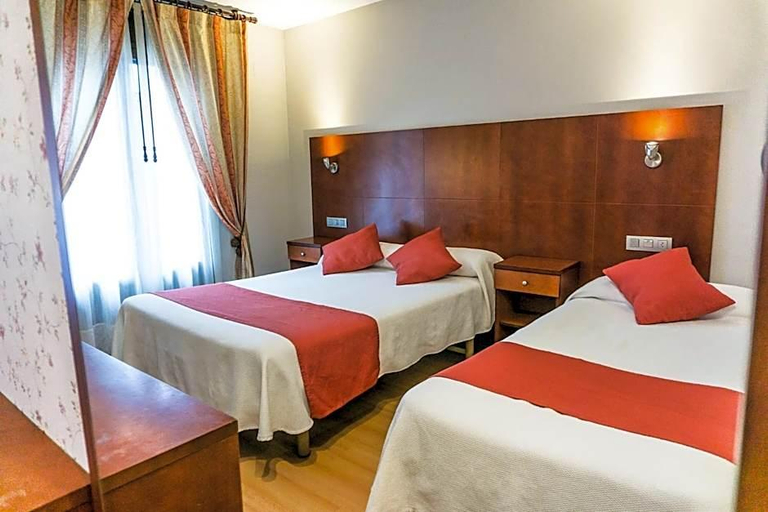 Bedroom 3, Hotel Jaqués, Huesca