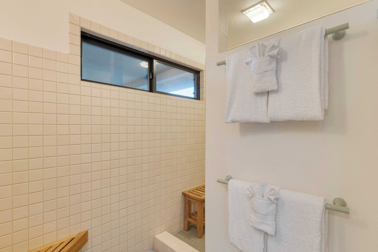 Bathroom 4, Half Block to Beach w/ Oceanview, Patio + Balcony The Shore Pine by Avantstay, Clatsop