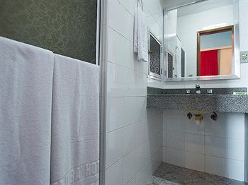 Bathroom 3, Itajubá Hotel, Rio de Janeiro