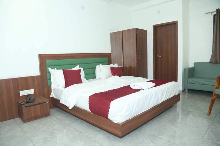 Room 3, Hotel Akash Palace, Rajkot