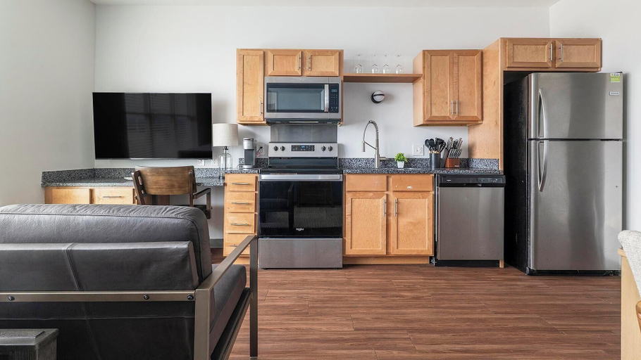 Private kitchen 3, Landing Apartments near Downtown and UAB, Jefferson