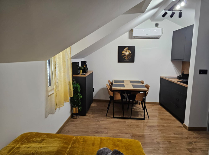 Others 4, Apartments Diadora, Vis