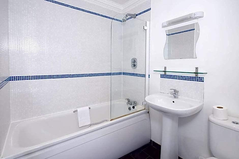 Bathroom 3, The Maemar Hotel, Poole