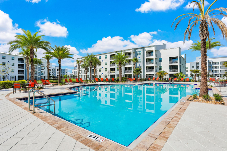 Pool 3, Fourth Floor Penthouse With Shared Pools and Hot Tub, Fast Wifi, & Central AC, Osceola