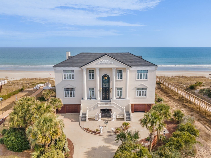 Primary image, Sea Palace 5 Bedroom Home, Georgetown