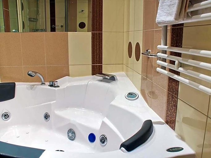 Bathroom 2, Hotel Kuznia, Bydgoszcz City