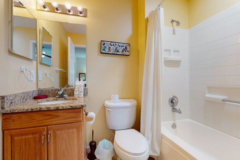Bathroom 3, Sprawling Home With Pool, Pool Spa, & Game Room - Athletic Court and gym Access, Osceola