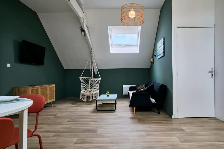Room 2, En d Placement 10 les Combles Wifi Gratuit, Nord