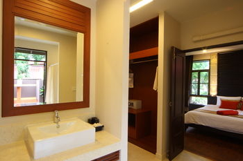Others 3, Sirarun Resort, Thap Sakae