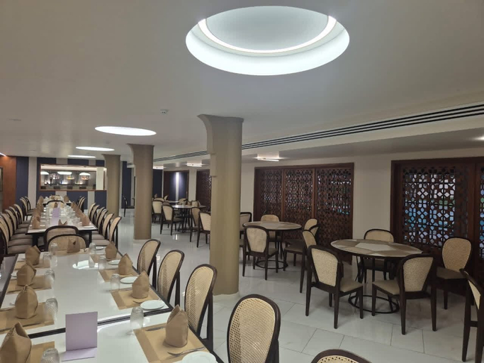 Food & Drinks 5, Rajarata Hotel, N. Palatha East