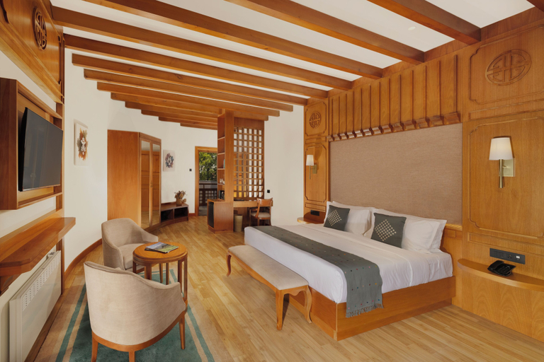 Room 2, Amba Paro, Tsento