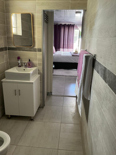 Bathroom 2, Paradise Guest House, City of Johannesburg