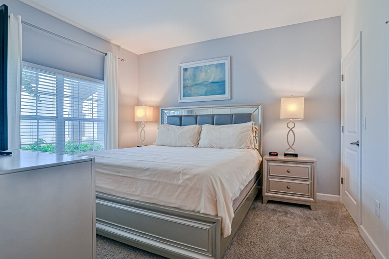 Room 3, Modern Townhome With Private Pool, hot Tub, Central AC, and Private Washer/dryer, Osceola