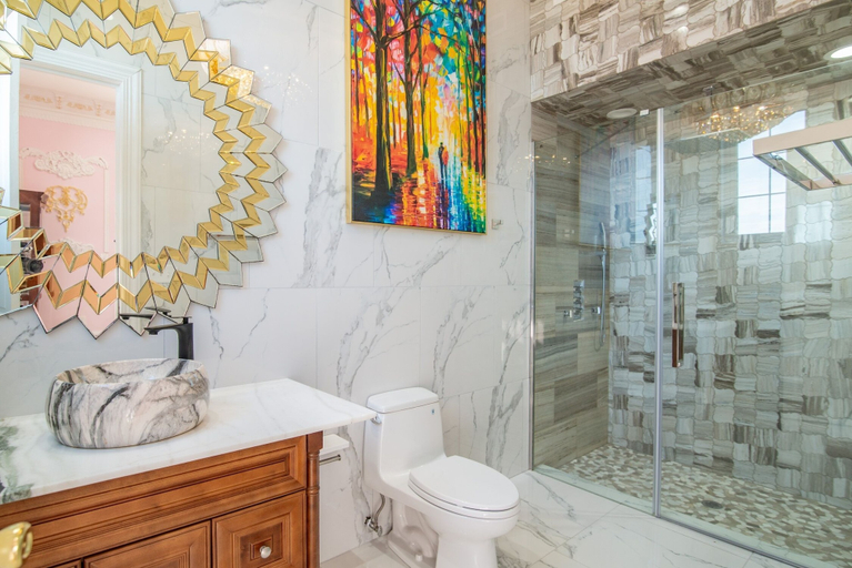 Bathroom 3, Sea Palace 5 Bedroom Home, Georgetown