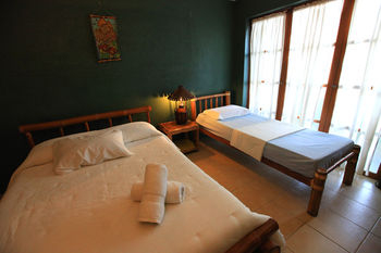 Others 2, Hannah Hotel, Malay