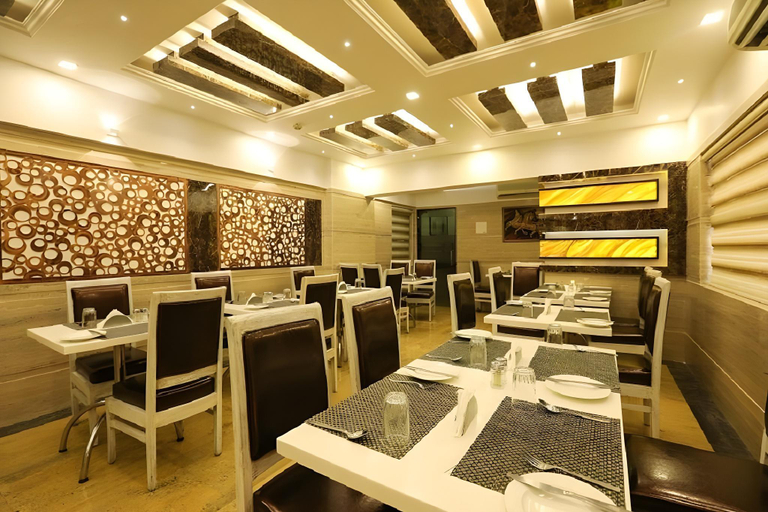 Food & Drinks 5, Jyoti Dwelling, Mumbai Suburban