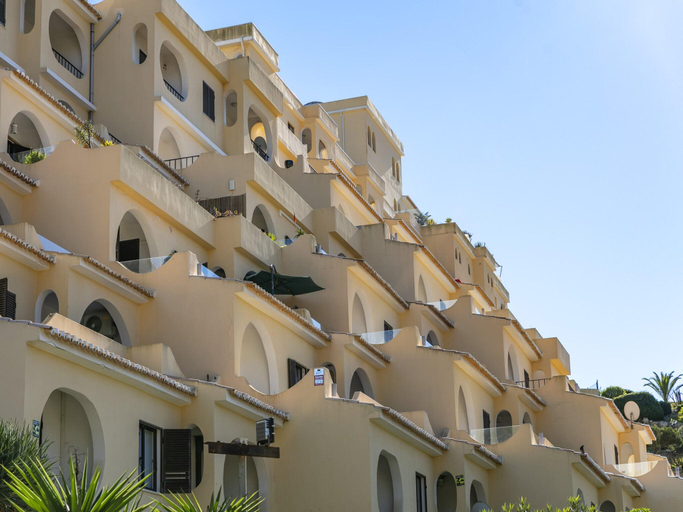 4, Apartment in Carvoeiro with terrace, Lagoa