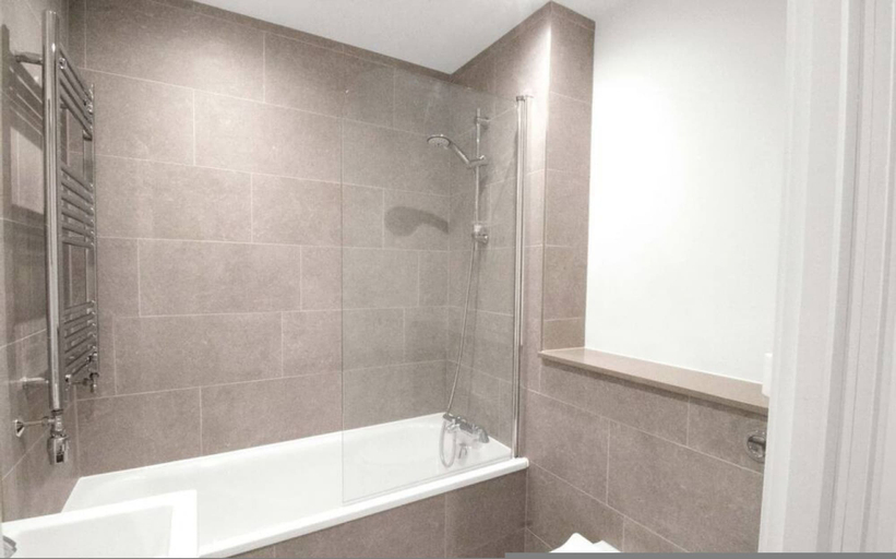 Room 5, Modern Penthouse in Wembley, London