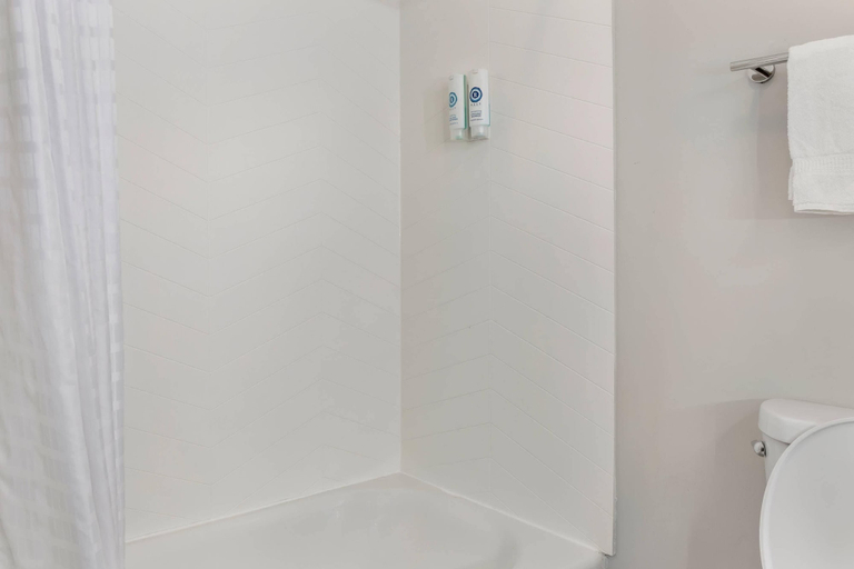 Bathroom 4, Comfort Inn & Suites Springfield, Washington