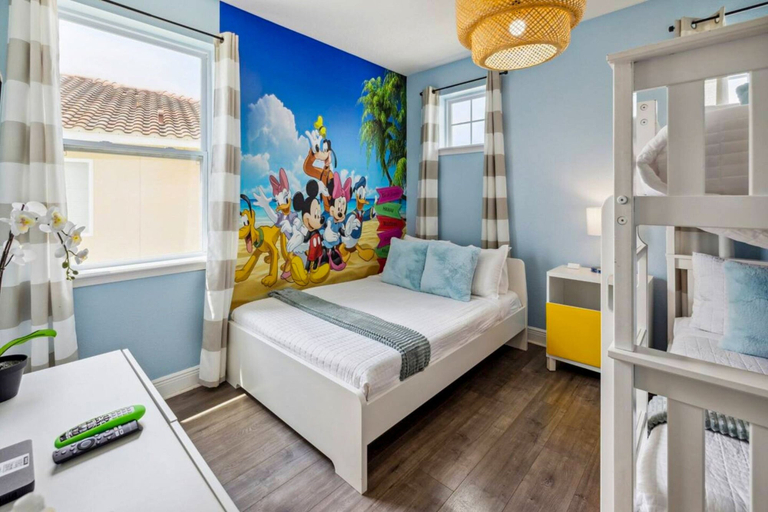 Room 4, Near Theme Parks, fun Filled Home With Harry Potter Bedroom, & Private Pool, Osceola