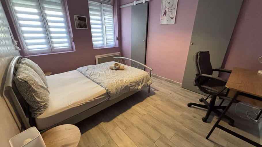 Room 2, Le Bleuet Entre les Places, Pas-de-Calais