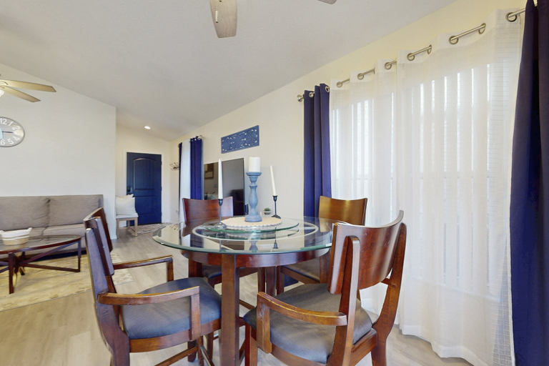 Room 4, Radiant Retreat With Private Pool, On-site Golf, Board Games, AC, & W/D, Polk