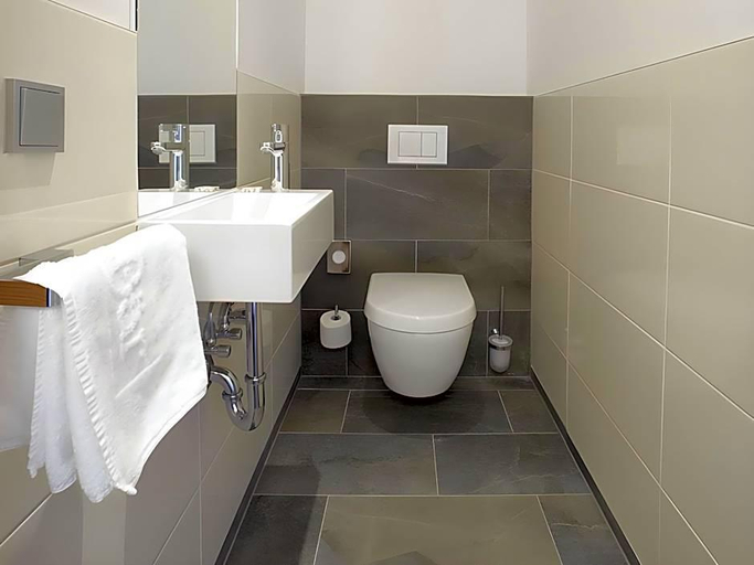 Bathroom 4, Der Bär, Kufstein