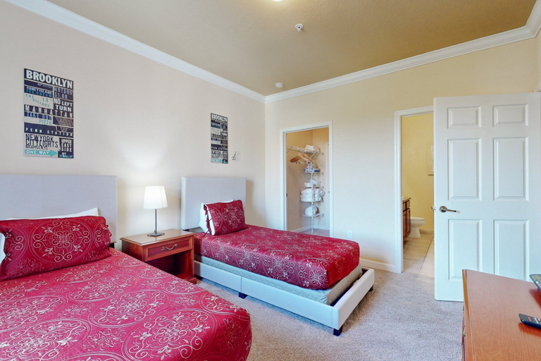 Room 2, Tuscan Terrace, Osceola