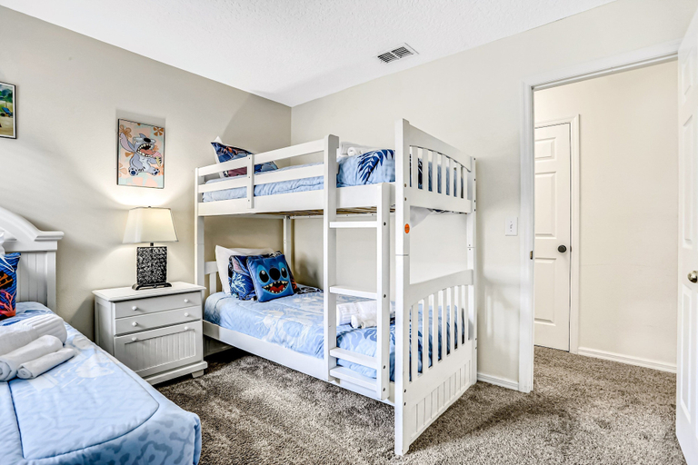 Room 4, Charming Home With Pool, Pool Spa, Lanai, Central AC, & Washer/dryer, Osceola