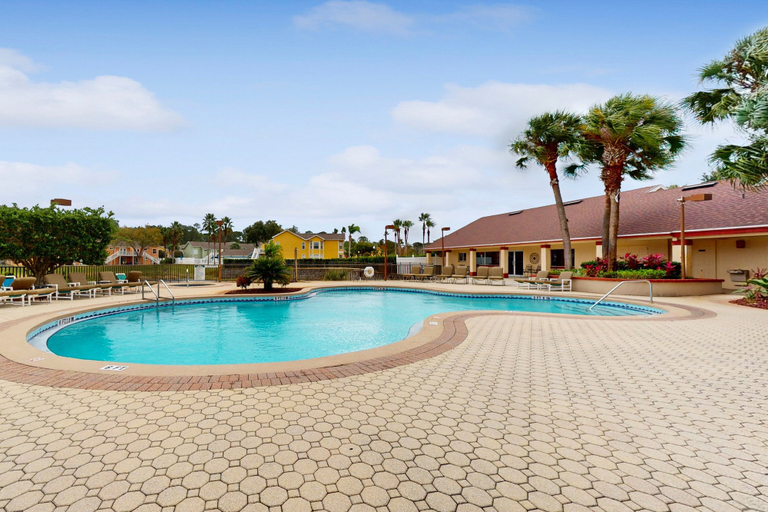 Pool 4, Ideally Located Modern Townhome With Open Layout & Pool - Snowbird-friendly, Osceola