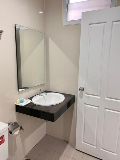 Bathroom 4, SC Residences, Muang Surat Thani