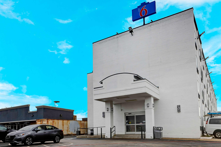 Exterior & Views 2, Motel 6 Arlington, Tx – Entertainment District, Arlington