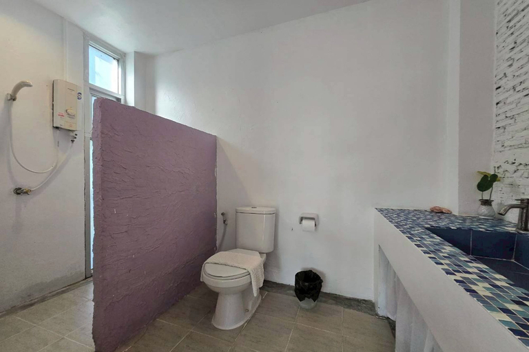 Bathroom 5, At-Pran Sunrise Beach Resort, K. Sam Roi Yot
