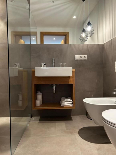 Bathroom 3, Alpenrose's Dining & Living, Bolzano