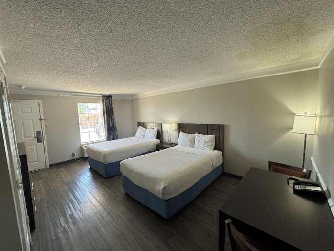 Room 4, Georgetown Motel, Williamson
