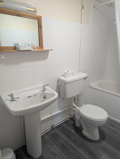 Bathroom 4, The Bell Hotel, Suffolk