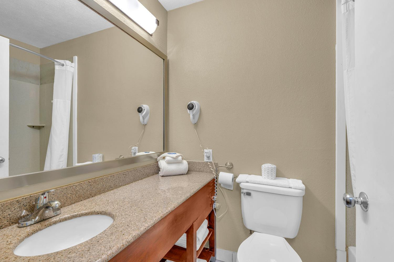 Bathroom 3, Bristol Arcadia Inn, Bristol