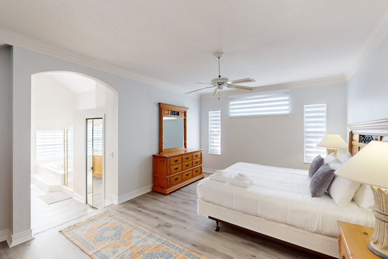 Room 5, Easy-to-reach Home With Private Screened Pool, Lanai, & AC - Snowbird-friendly, Osceola