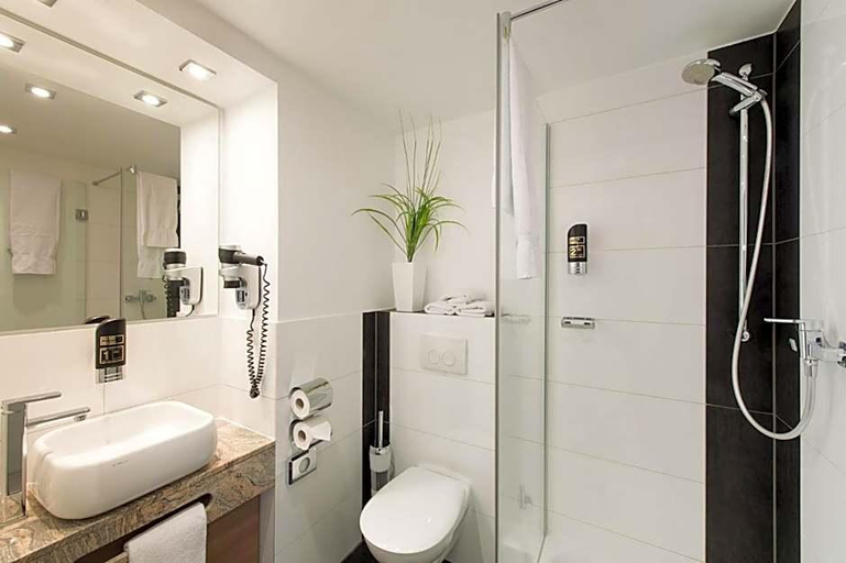 Bathroom 5, Hotel Mainstation, Frankfurt am Main
