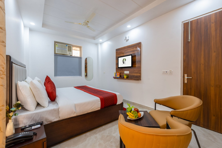 Room 3, Hotel Park, Gautam Buddha Nagar