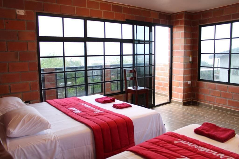 Others 3, Hotel International, Pedernales