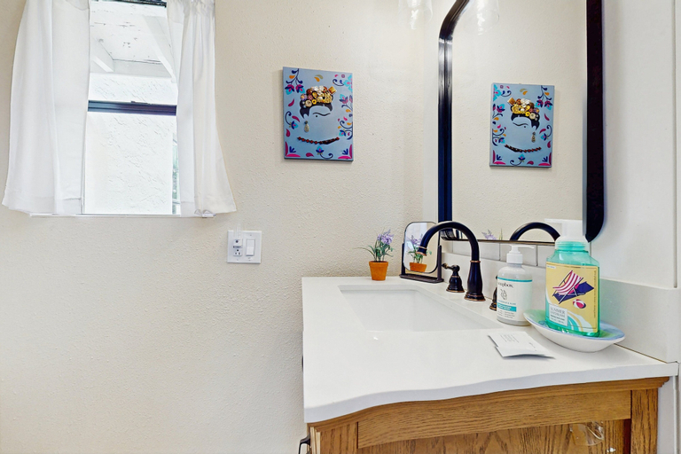 Bathroom 4, Spanish Style Home With Lake View, Fire pit and Wifi, Highlands