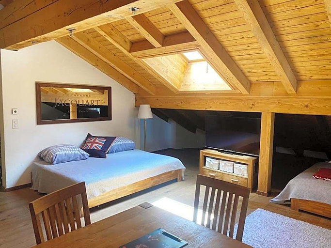 Bedroom 5, Albana, Maloja