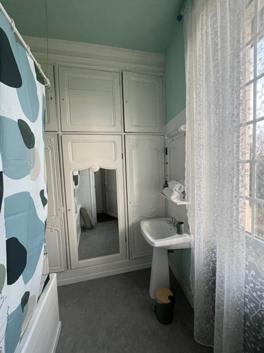 Bathroom 4, Residence du Chateau, Charente-Maritime