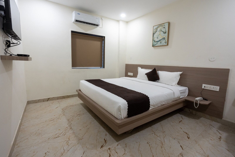Room 4, Hotel V Grand, Hyderabad