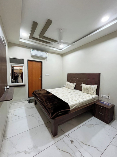 Room 5, Kusal Heritage Near Mahakaleshwar Temple, Ujjain