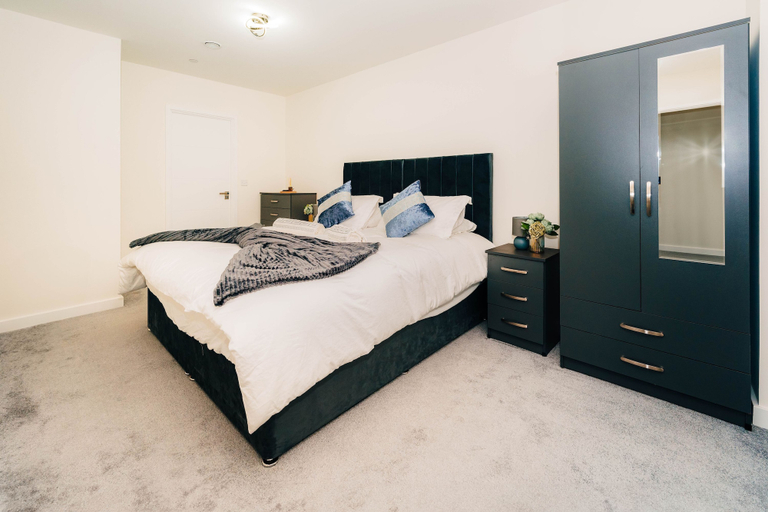 Room 3, LUX Riverside Duplex Masionette By LCY Excel, London
