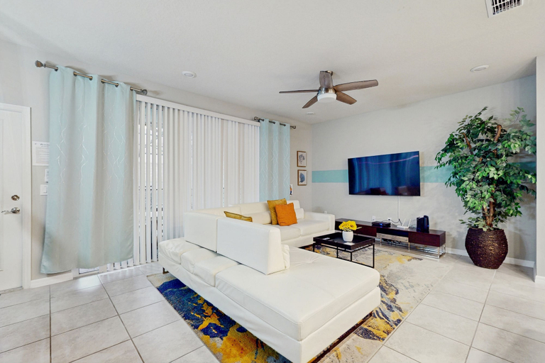 Living area 5, Charming Townhome With Private Pool, Lanai, & Washer/dryer, Polk